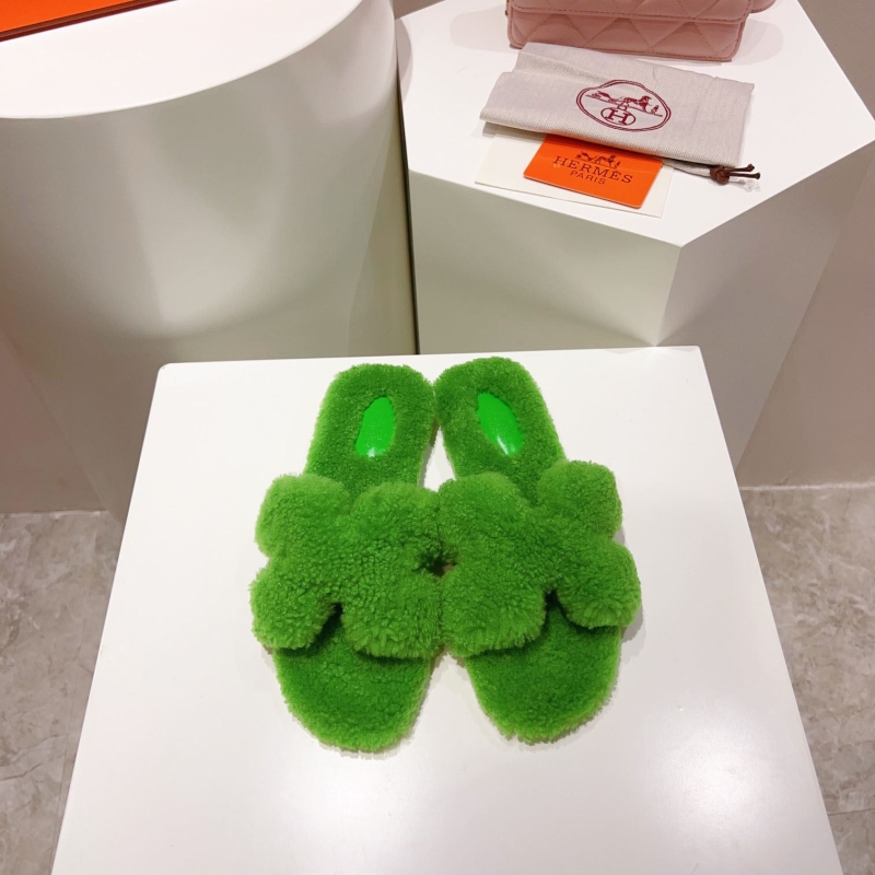H**mes slippers
